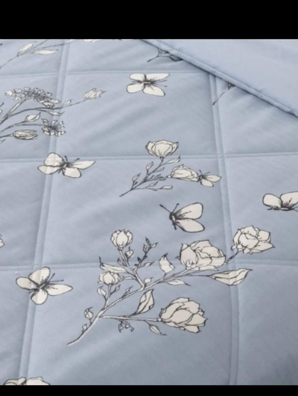 Berkshire  Herringbone Microfiber Dawn Comforter size Queen